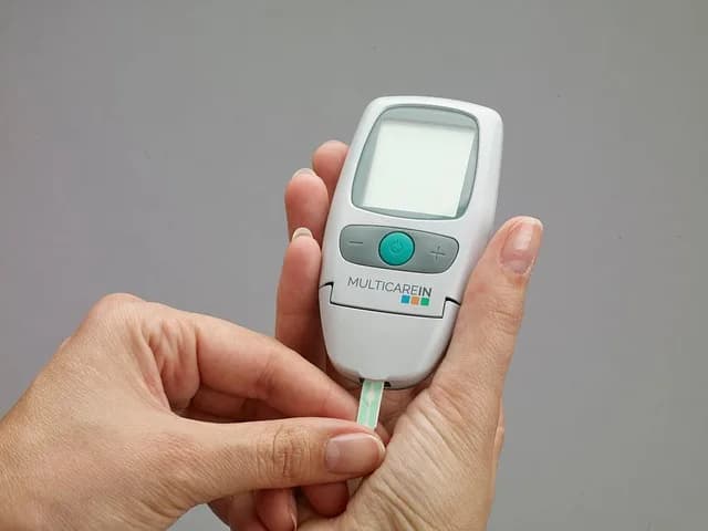 glucometer-5977172_640